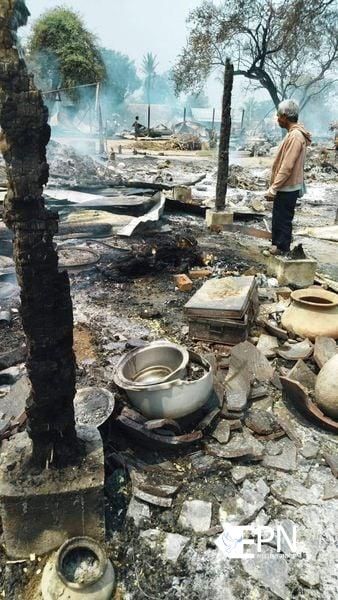 အရာတော်မြို့နယ် ရှောက်ခါးကျေးရွာမှာ လူနေအိမ် ၆၀ ကျော် မီးလောင်ပြီး လူ ၁ ဦး သေဆုံး